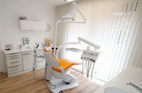 Ihr Zahnarzt für Groß Grönau & Lübeck St. Jürgen | Wir nehmen uns Zeit